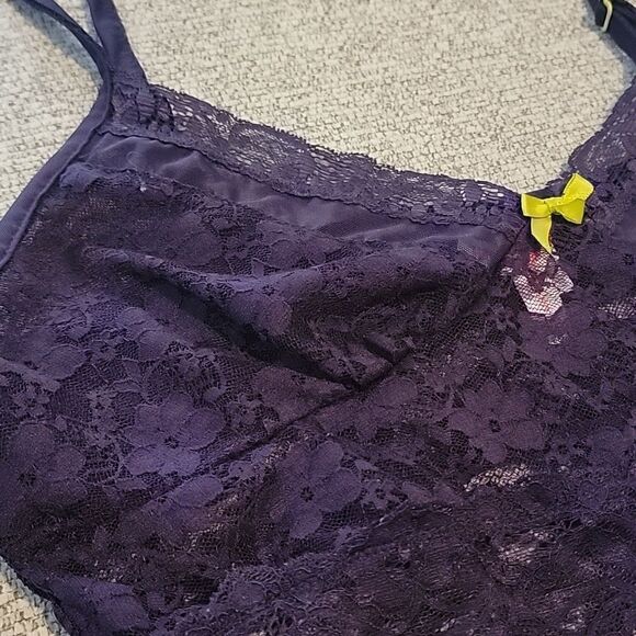 Cosmopolitan purple layering bralette - Picture 2 of 5